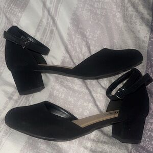 Soda brand black faux-suede ankle strap low block heel size 3